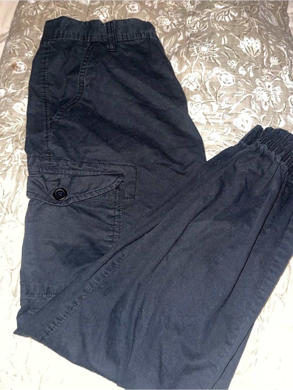 Men's Black Elastic-Ankle Cargo Pant